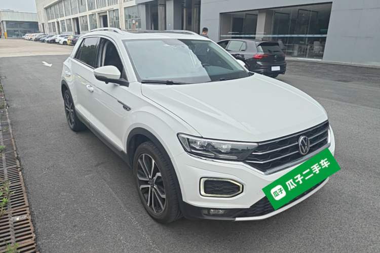 Used Volkswagen T-ROC 2022 280TSI DSG Two-Wheel Drive Comfort PLUS Front Right 45 Deg