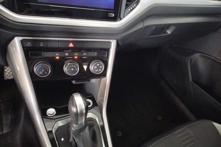 Used Volkswagen T-ROC 2022 280TSI DSG Two-Wheel Drive Elite PLUS Gear Lever
