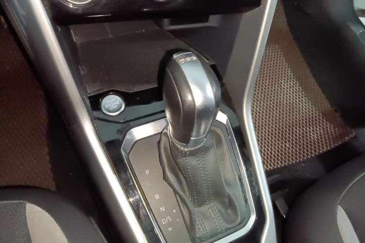 Used Volkswagen T-ROC 2022 280TSI DSG Two-Wheel Drive Elite PLUS Gear Lever