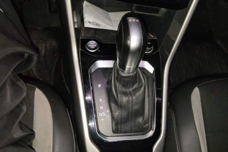 Used Volkswagen T-ROC 2022 280TSI DSG Two-Wheel Drive Elite PLUS Gear Lever