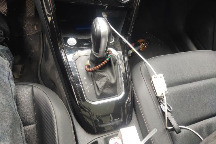 Used Volkswagen T-ROC 2022 280TSI DSG Two-Wheel Drive Comfort PLUS Gear Lever