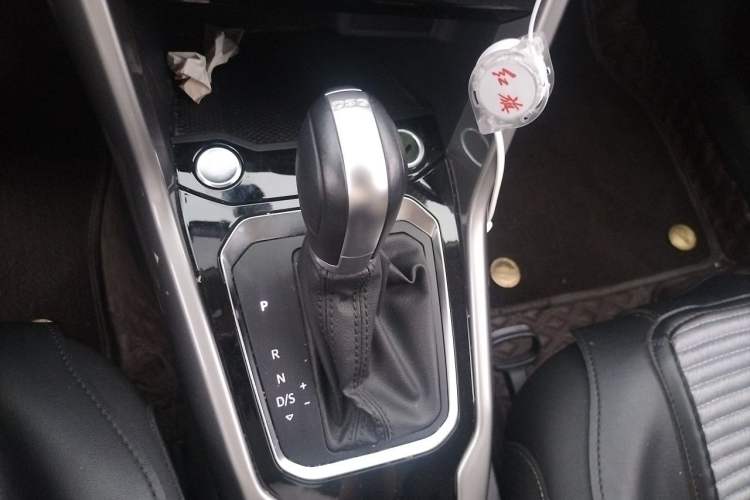 Used Volkswagen T-ROC 2022 280TSI DSG Two-Wheel Drive Elite PLUS Gear Lever