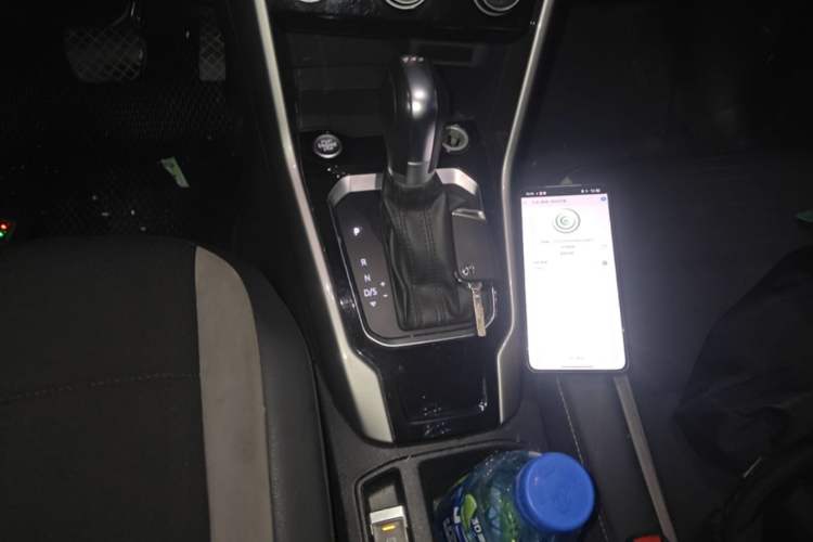 Used Volkswagen T-ROC 2022 280TSI DSG Two-Wheel Drive Elite PLUS Gear Lever