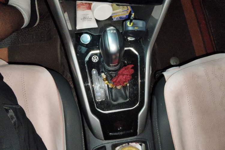 Used Volkswagen T-ROC 2022 280TSI DSG Two-Wheel Drive Elite PLUS Gear Lever
