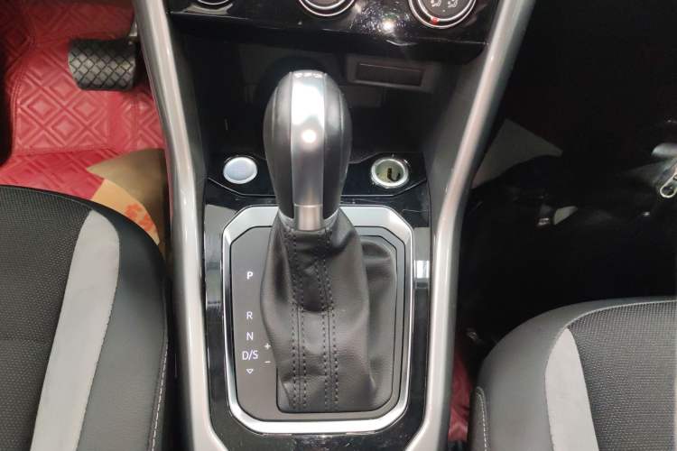 Used Volkswagen T-ROC 2022 280TSI DSG Two-Wheel Drive Elite PLUS Gear Lever