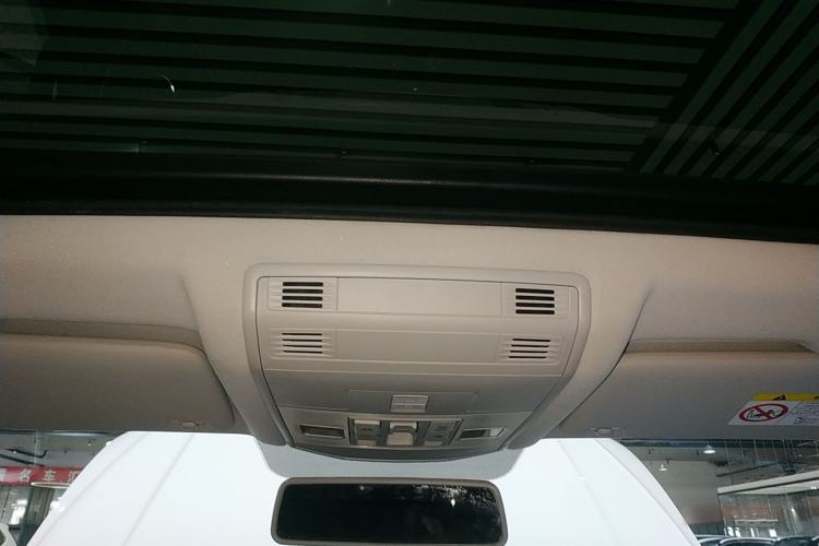 Used Volkswagen T-ROC 2022 280TSI DSG Two-Wheel Drive Elite PLUS Headliner
