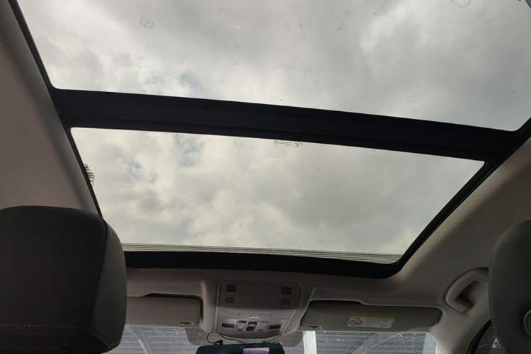 Used Volkswagen T-ROC 2022 280TSI DSG Two-Wheel Drive Comfort PLUS Headliner