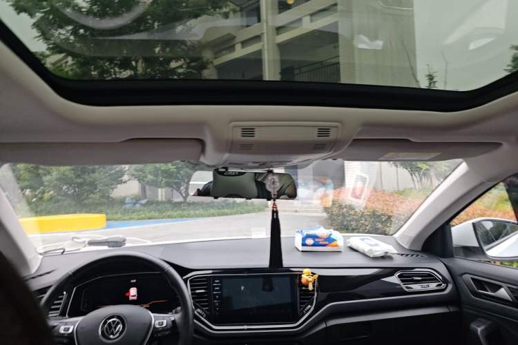 Used Volkswagen T-ROC 2022 280TSI DSG Two-Wheel Drive Comfort PLUS Headliner