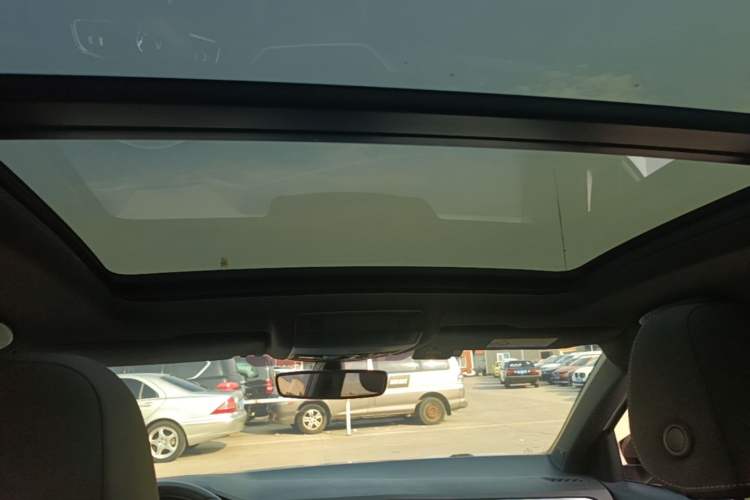 Used Volkswagen T-ROC 2022 280TSI DSG Two-Wheel Drive R-Line Pro PLUS Headliner