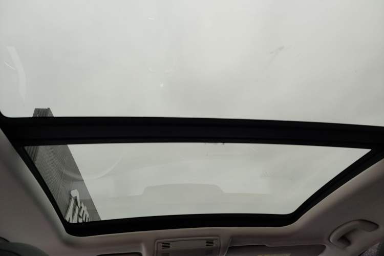 Used Volkswagen T-ROC 2022 280TSI DSG Two-Wheel Drive Comfort PLUS Headliner