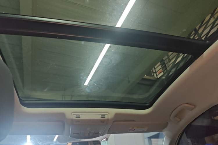 Used Volkswagen T-ROC 2022 280TSI DSG Two-Wheel Drive Comfort PLUS Headliner