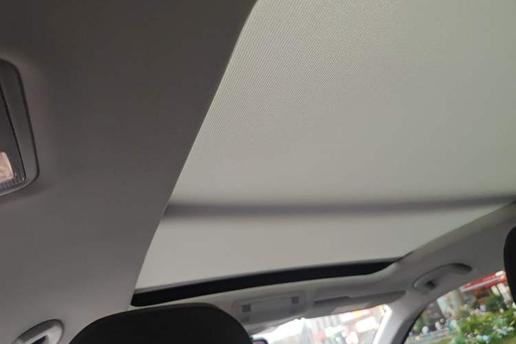 Used Volkswagen T-ROC 2022 280TSI DSG Two-Wheel Drive Comfort PLUS Headliner