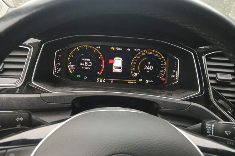 Used Volkswagen T-ROC 2022 280TSI DSG Two-Wheel Drive Comfort PLUS Instrument Cluster
