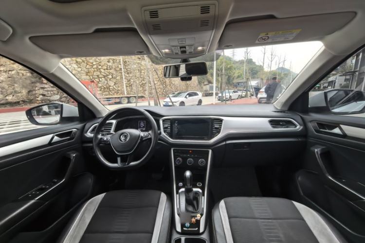 Used Volkswagen T-ROC 2022 280TSI DSG Two-Wheel Drive Elite PLUS Interior 1