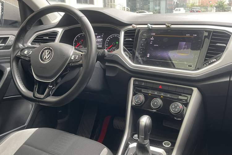 Used Volkswagen T-ROC 2022 280TSI DSG Two-Wheel Drive Elite PLUS Interior 3
