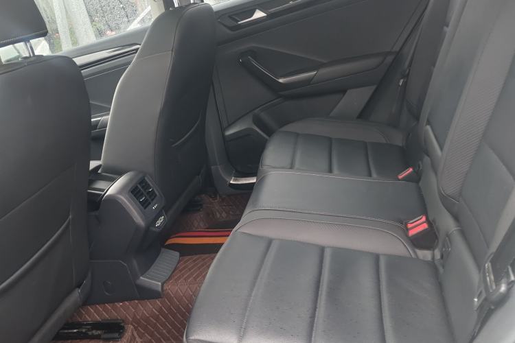 Used Volkswagen T-ROC 2022 280TSI DSG Two-Wheel Drive Elite PLUS Interior 3