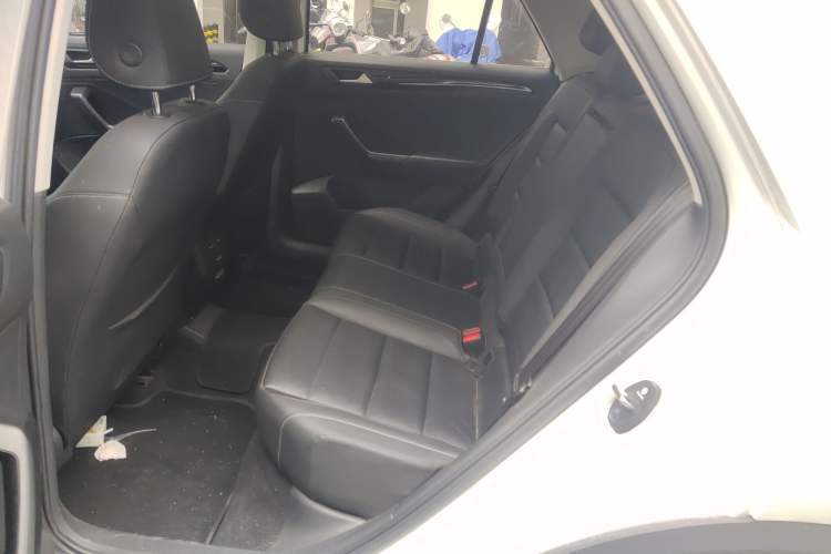 Used Volkswagen T-ROC 2022 280TSI DSG Two-Wheel Drive Comfort PLUS Interior 4