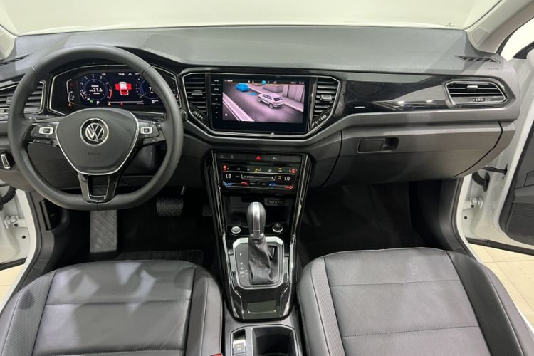 Used Volkswagen T-ROC 2022 280TSI DSG Two-Wheel Drive Comfort PLUS Interior 5
