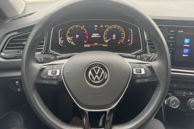 Used Volkswagen T-ROC 2022 280TSI DSG Two-Wheel Drive Comfort PLUS Interior 6