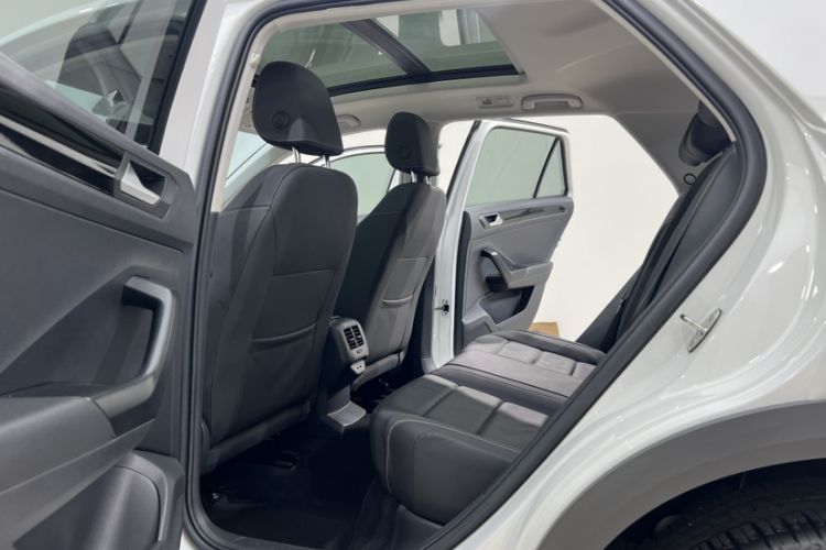 Used Volkswagen T-ROC 2022 280TSI DSG Two-Wheel Drive Comfort PLUS Interior 8