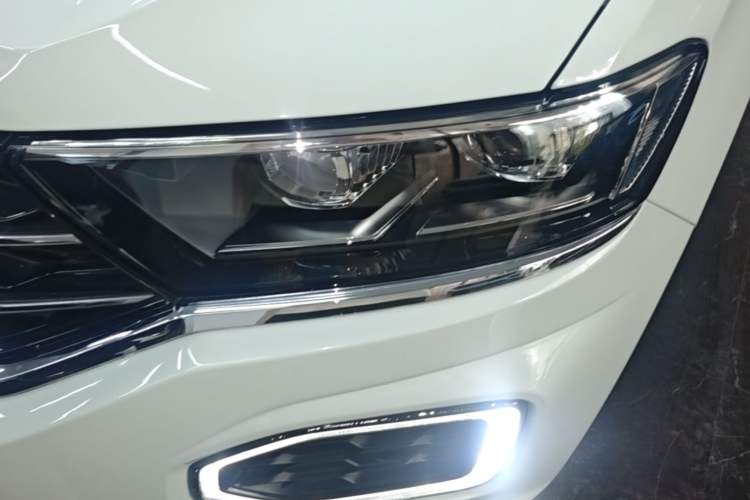 Used Volkswagen T-ROC 2022 280TSI DSG Two-Wheel Drive Comfort PLUS Left Front Headlight