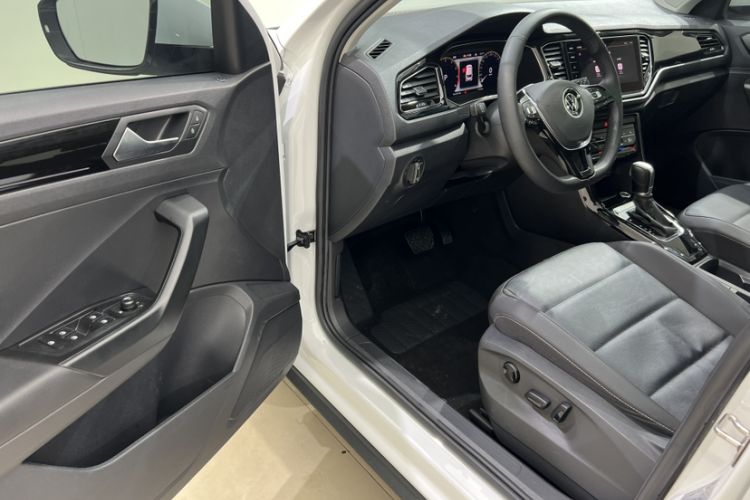 Used Volkswagen T-ROC 2022 280TSI DSG Two-Wheel Drive Comfort PLUS Left Front Seat