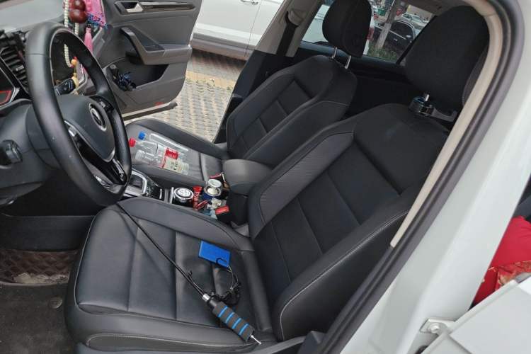 Used Volkswagen T-ROC 2022 280TSI DSG Two-Wheel Drive Comfort PLUS Left Front Seat