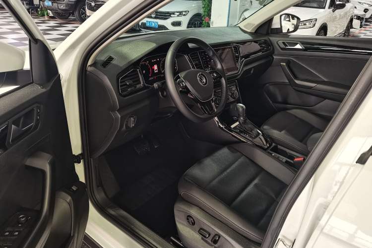Used Volkswagen T-ROC 2022 280TSI DSG Two-Wheel Drive Comfort PLUS Left Front Seat