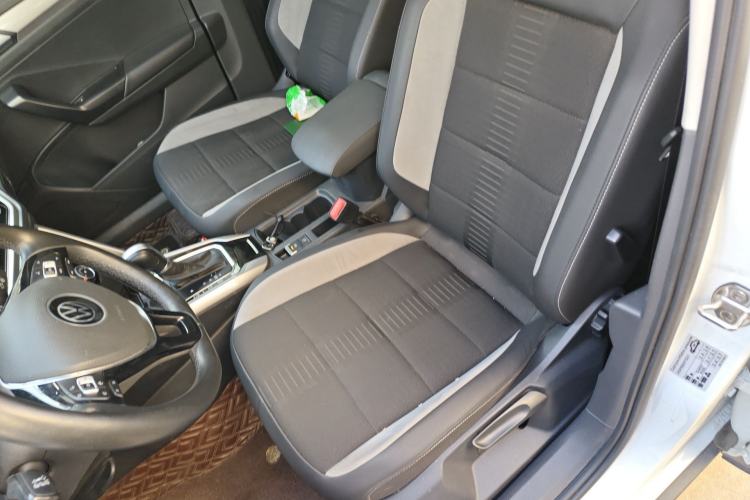 Used Volkswagen T-ROC 2022 280TSI DSG Two-Wheel Drive Elite PLUS Left Front Seat