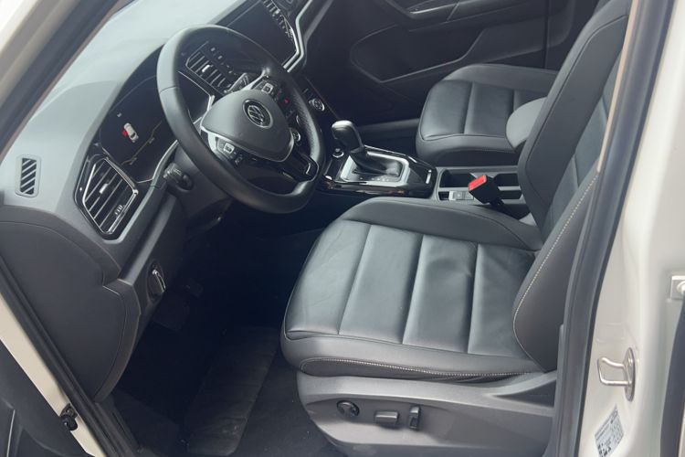 Used Volkswagen T-ROC 2022 280TSI DSG Two-Wheel Drive Elite PLUS Left Front Seat