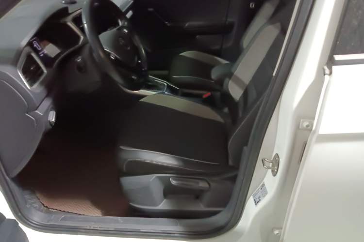 Used Volkswagen T-ROC 2022 280TSI DSG Two-Wheel Drive Elite PLUS Left Front Seat