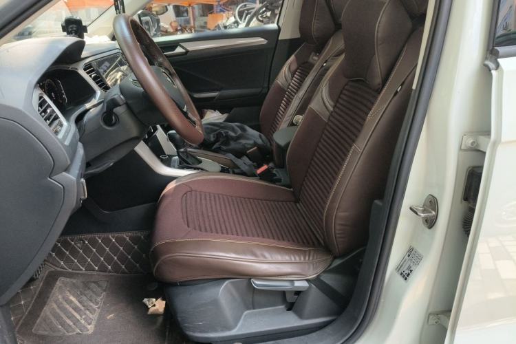 Used Volkswagen T-ROC 2022 280TSI DSG Two-Wheel Drive Elite PLUS Left Front Seat