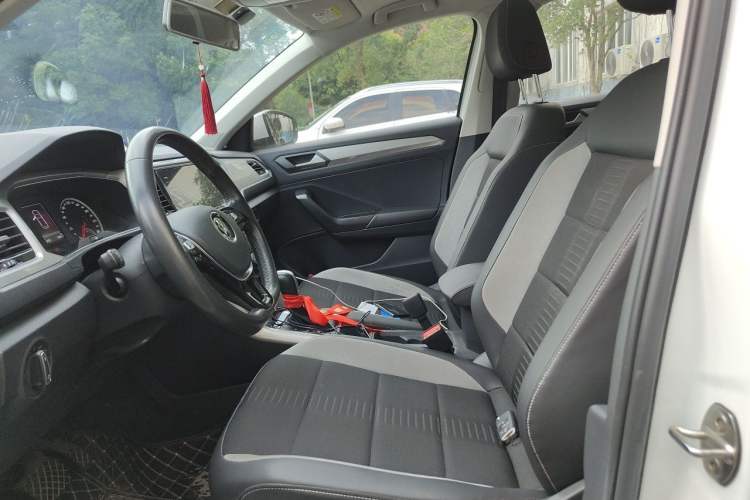 Used Volkswagen T-ROC 2022 280TSI DSG Two-Wheel Drive Elite PLUS Left Front Seat