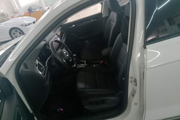 Used Volkswagen T-ROC 2022 280TSI DSG Two-Wheel Drive Comfort PLUS Left Front Seat