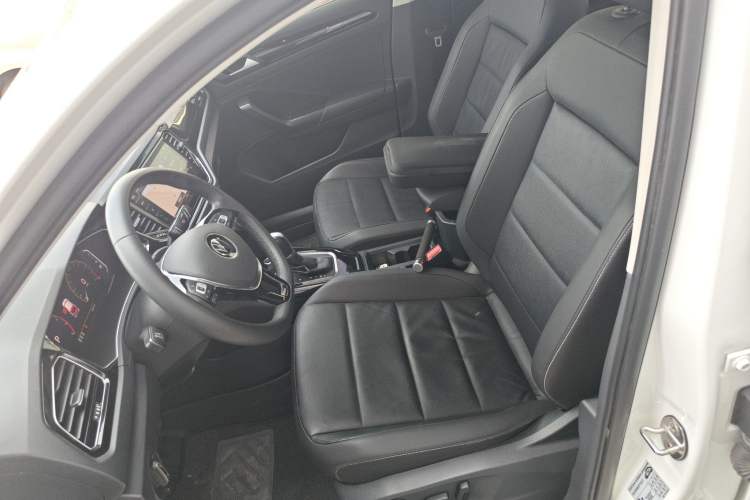 Used Volkswagen T-ROC 2022 280TSI DSG Two-Wheel Drive Comfort PLUS Left Front Seat