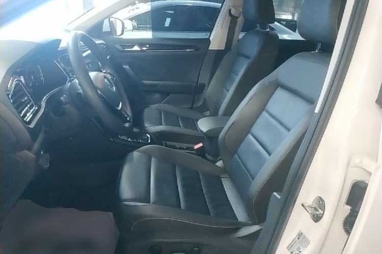 Used Volkswagen T-ROC 2022 280TSI DSG Two-Wheel Drive Comfort PLUS Left Front Seat