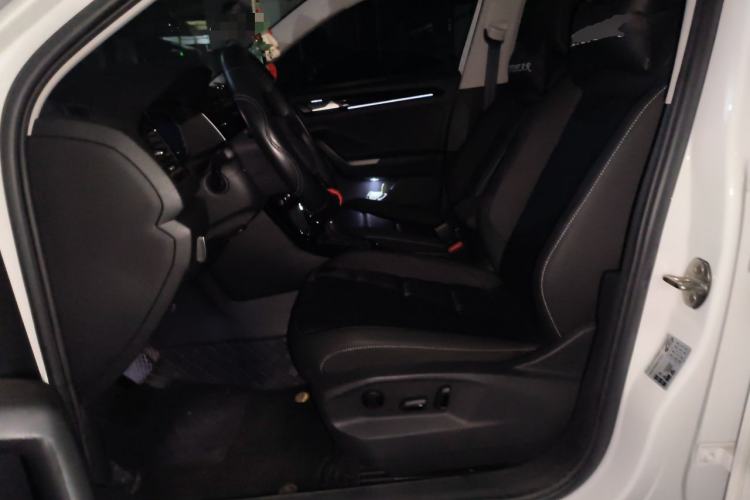 Used Volkswagen T-ROC 2022 280TSI DSG Two-Wheel Drive Comfort PLUS Left Front Seat