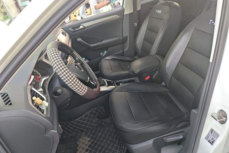 Used Volkswagen T-ROC 2022 280TSI DSG Two-Wheel Drive Elite PLUS Left Front Seat