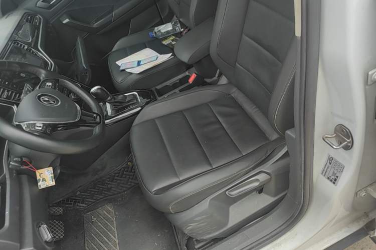 Used Volkswagen T-ROC 2022 280TSI DSG Two-Wheel Drive Comfort PLUS Left Front Seat