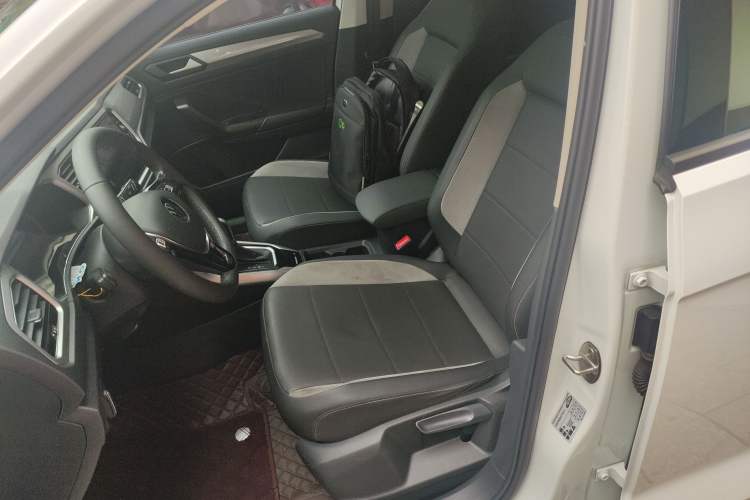 Used Volkswagen T-ROC 2022 280TSI DSG Two-Wheel Drive Elite PLUS Left Front Seat