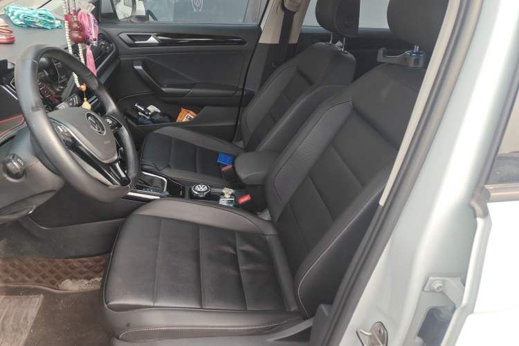 Used Volkswagen T-ROC 2022 280TSI DSG Two-Wheel Drive Comfort PLUS Left Front Seat