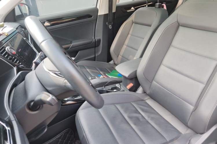 Used Volkswagen T-ROC 2022 280TSI DSG Two-Wheel Drive Comfort PLUS Left Front Seat