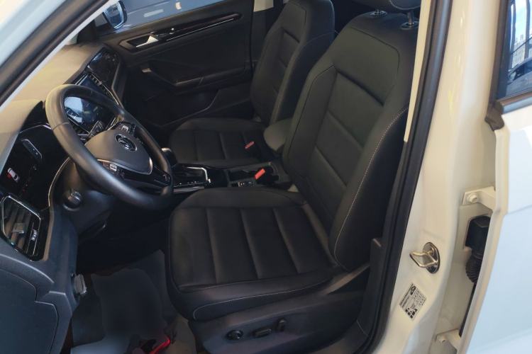 Used Volkswagen T-ROC 2022 280TSI DSG Two-Wheel Drive Comfort PLUS Left Front Seat
