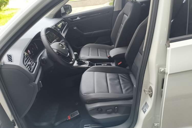 Used Volkswagen T-ROC 2022 280TSI DSG Two-Wheel Drive Elite PLUS Left Front Seat