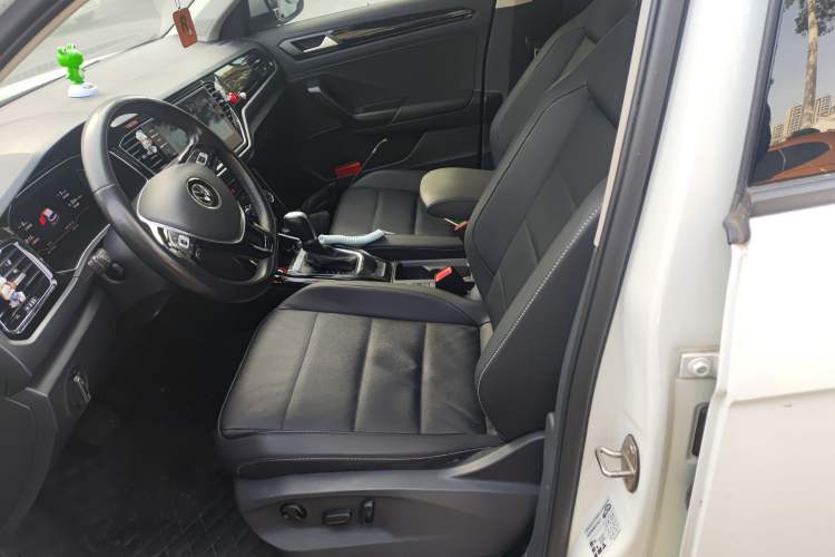 Used Volkswagen T-ROC 2022 280TSI DSG Two-Wheel Drive Comfort PLUS Left Front Seat