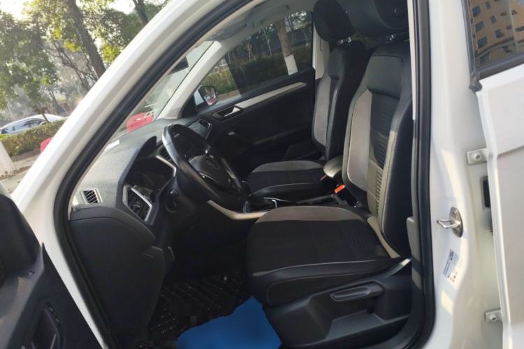 Used Volkswagen T-ROC 2022 280TSI DSG Two-Wheel Drive Elite PLUS Left Front Seat