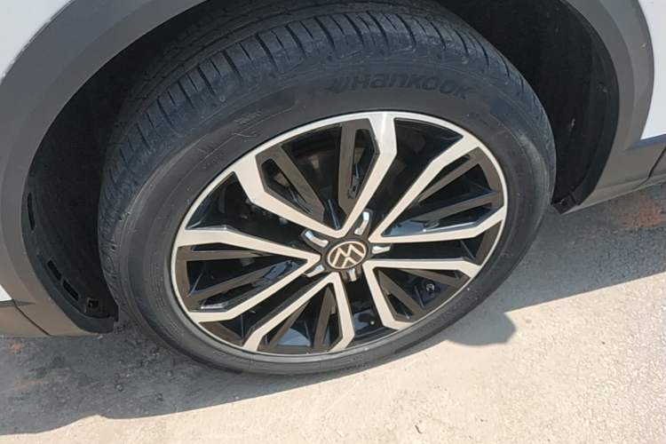 Used Volkswagen T-ROC 2022 280TSI DSG Two-Wheel Drive Elite PLUS Left Front Wheel Hub
