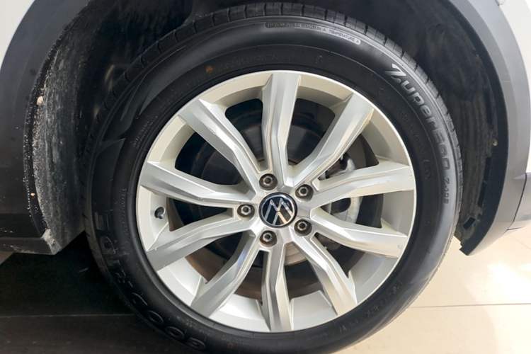 Used Volkswagen T-ROC 2022 280TSI DSG Two-Wheel Drive Elite PLUS Left Front Wheel Hub