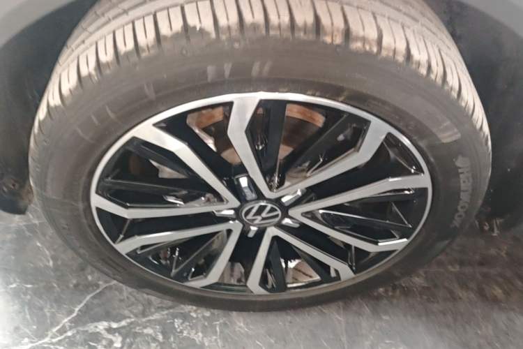 Used Volkswagen T-ROC 2022 280TSI DSG Two-Wheel Drive Comfort PLUS Left Front Wheel Hub