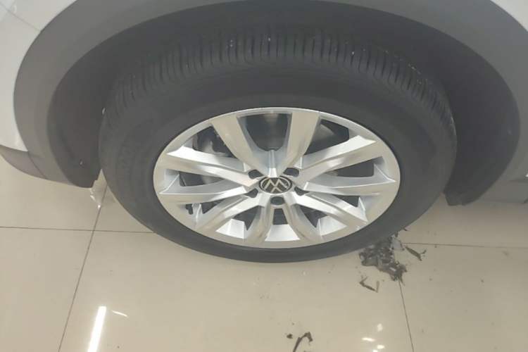 Used Volkswagen T-ROC 2022 280TSI DSG Two-Wheel Drive Elite PLUS Left Front Wheel Hub